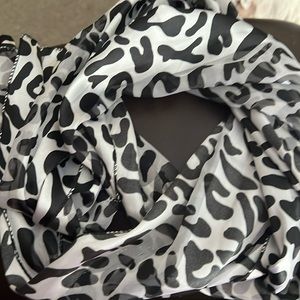 Leopard scarf